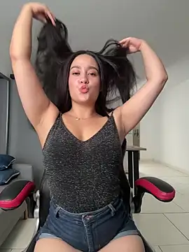 Nina lovi online show from 03/20/26, 08:21