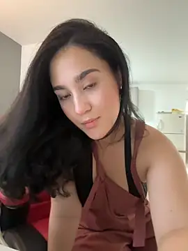 Nina lovi online show from 10/30/25, 09:44