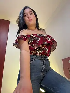 Snapshot of Nina_lovi chatting on 12/22/24, 10:04 Nina lovi online show from 12/22/24, 10:04