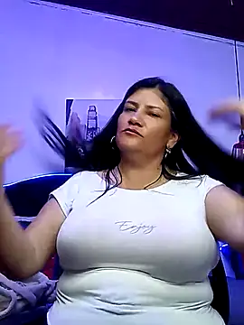 salomexlove 20 online show from 12/17/25, 12:10