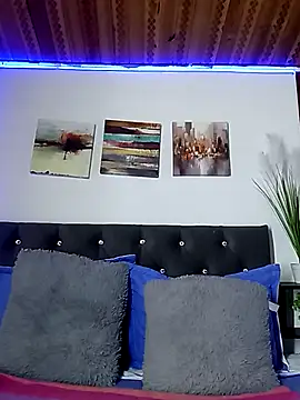 salomexlove 20 online show from 04/17/26, 07:28