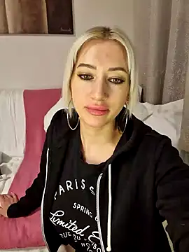 Snapshot of Fuck-Gina chatting on 02/09/25, 12:17 Fuck-Gina online show from 02/09/25, 12:17