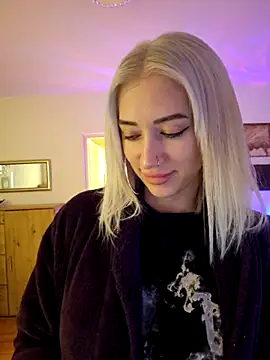 Snapshot of Fuck-Gina chatting on 03/16/25, 10:20 Fuck-Gina online show from 03/16/25, 10:20