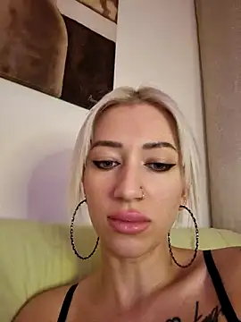 Snapshot of Fuck-Gina chatting on 01/28/25, 12:15 Fuck-Gina online show from 01/28/25, 12:15
