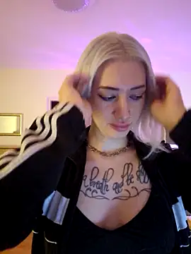 Snapshot of Fuck-Gina chatting on 03/20/25, 04:51 Fuck-Gina online show from 03/20/25, 04:51