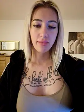 Snapshot of Fuck-Gina chatting on 03/15/25, 04:57 Fuck-Gina online show from 03/15/25, 04:57