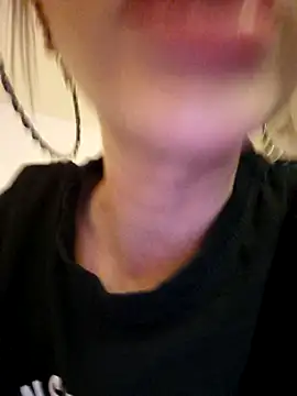 Snapshot of Fuck-Gina chatting on 01/23/25, 07:18 Fuck-Gina online show from 01/23/25, 07:18