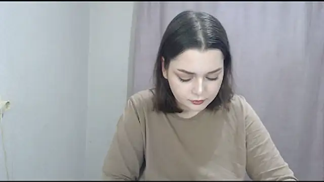 Snapshot of ohhhMie chatting on 12/14/25, 12:44 ohhhMie online show from 12/14/25, 12:44