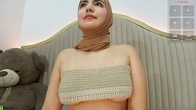 dalilasaadi  online show from 04/09/26, 01:29