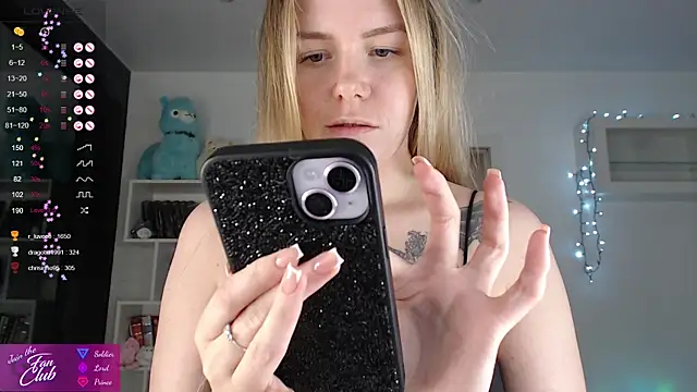 Snapshot of Emma_Bryan chatting on 02/22/25, 05:46 Emma Bryan online show from 02/22/25, 05:46