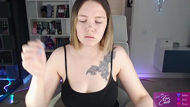 Emma Bryan online show from 05/12/26, 07:31