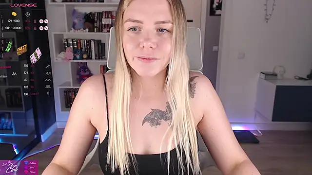 Snapshot of Emma_Bryan chatting on 09/09/25, 08:40 Emma Bryan online show from 09/09/25, 08:40