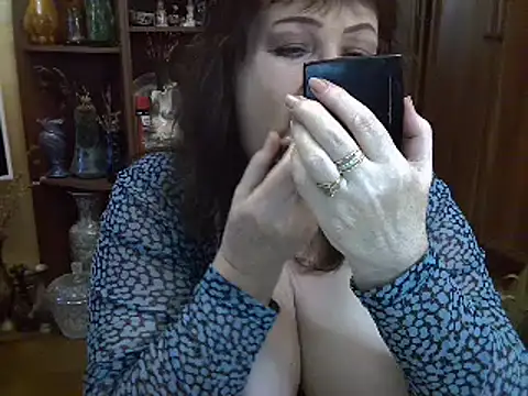Snapshot of ElenaZed chatting on 06/09/26, 09:43 ElenaZed online show from 06/09/26, 09:43