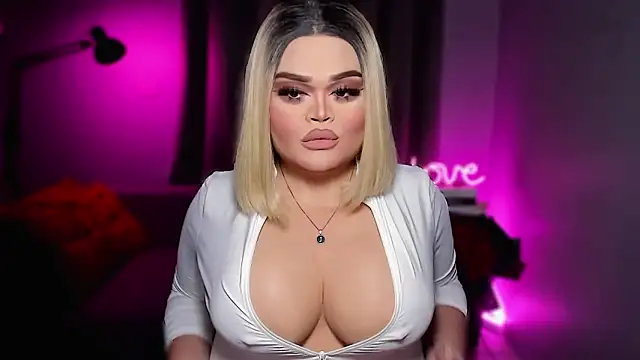 KarolinaThompson online show from 02/18/26, 05:38