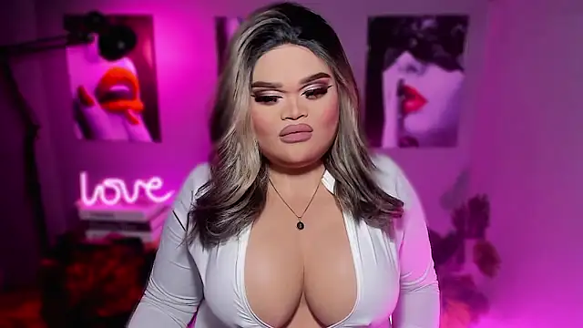 KarolinaThompson online show from 12/16/25, 07:01