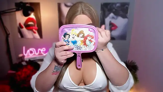 KarolinaThompson online show from 10/19/25, 01:52