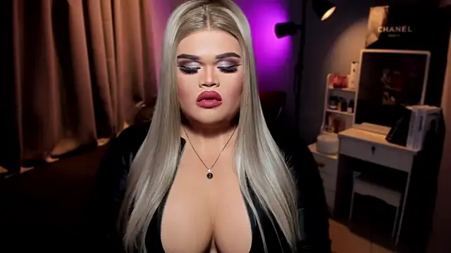 KarolinaThompson online show from 12/01/24, 10:48