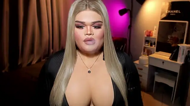 KarolinaThompson online show from 12/04/24, 12:46