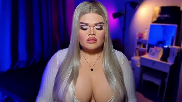 KarolinaThompson online show from 12/13/24, 10:19