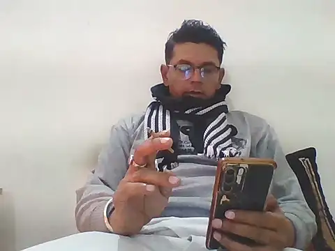 Kumarjay330 online show from 12/17/25, 02:11