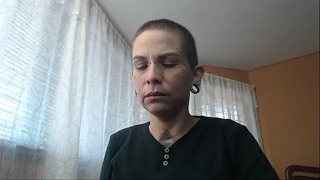 moon cat85 online show from 02/02/26, 05:45