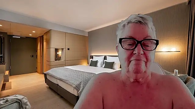 Snapshot of GrannyChrissy68 chatting on 01/11/26, 03:41 GrannyChrissy68 online show from 01/11/26, 03:41