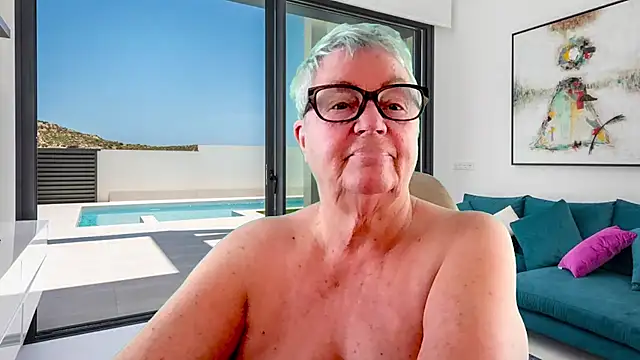 Snapshot of GrannyChrissy68 chatting on 06/14/26, 01:23 GrannyChrissy68 online show from 06/14/26, 01:23