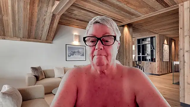 Snapshot of GrannyChrissy68 chatting on 02/16/26, 01:43 GrannyChrissy68 online show from 02/16/26, 01:43