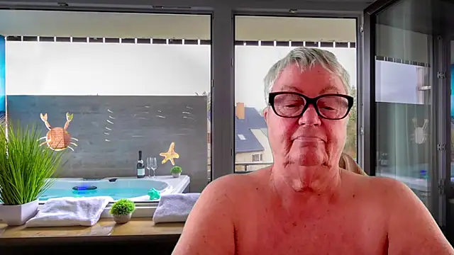 Snapshot of GrannyChrissy68 chatting on 05/16/26, 01:10 GrannyChrissy68 online show from 05/16/26, 01:10
