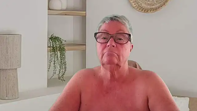Snapshot of GrannyChrissy68 chatting on 05/08/26, 09:29 GrannyChrissy68 online show from 05/08/26, 09:29