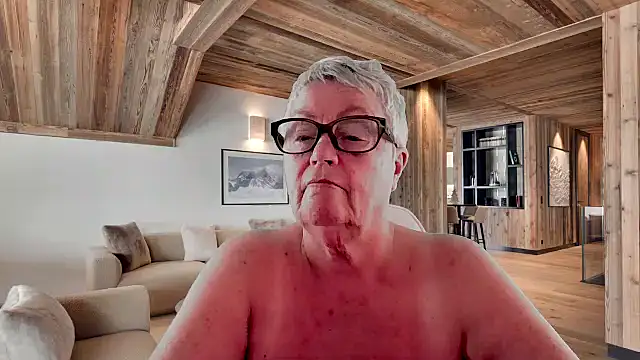 Snapshot of GrannyChrissy68 chatting on 02/19/26, 05:54 GrannyChrissy68 online show from 02/19/26, 05:54