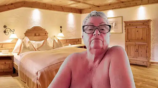 Snapshot of GrannyChrissy68 chatting on 02/20/26, 06:10 GrannyChrissy68 online show from 02/20/26, 06:10