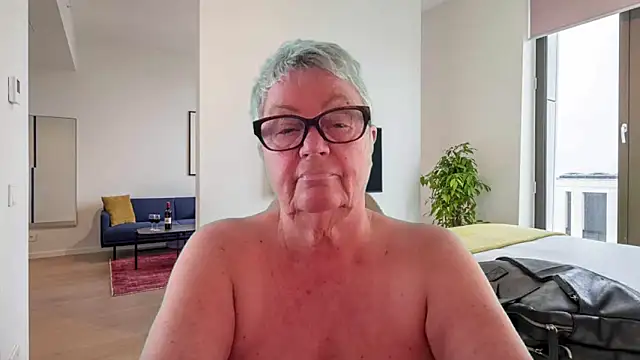 Snapshot of GrannyChrissy68 chatting on 04/21/26, 12:34 GrannyChrissy68 online show from 04/21/26, 12:34