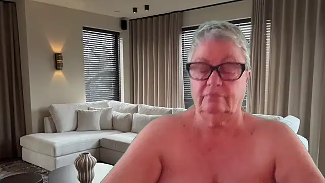 Snapshot of GrannyChrissy68 chatting on 06/30/26, 01:55 GrannyChrissy68 online show from 06/30/26, 01:55