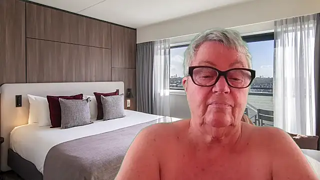 Snapshot of GrannyChrissy68 chatting on 05/20/26, 01:19 GrannyChrissy68 online show from 05/20/26, 01:19