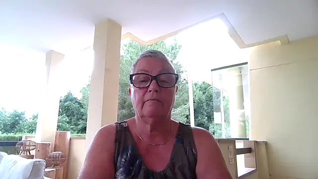 GrannyChrissy68 online show from 10/26/25, 01:33