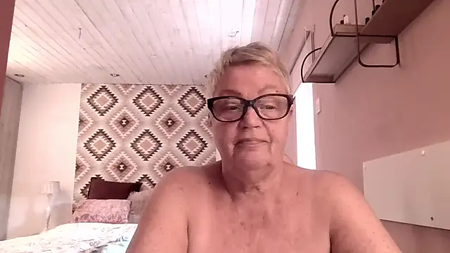 Snapshot of GrannyChrissy68 chatting on 02/28/26, 01:44 GrannyChrissy68 online show from 02/28/26, 01:44