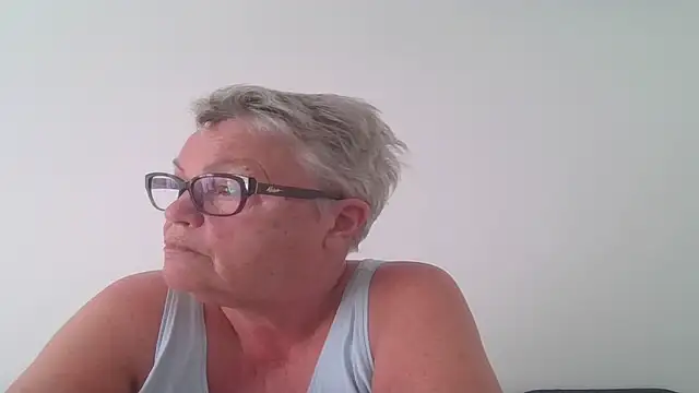GrannyChrissy68 online show from 10/06/25, 02:40