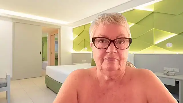 GrannyChrissy68 online show from 03/26/26, 01:20