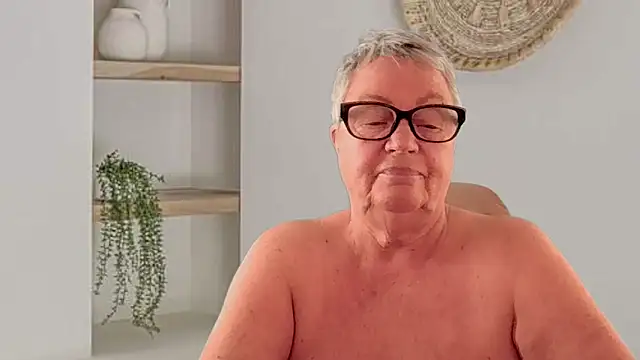 Snapshot of GrannyChrissy68 chatting on 05/28/26, 12:44 GrannyChrissy68 online show from 05/28/26, 12:44