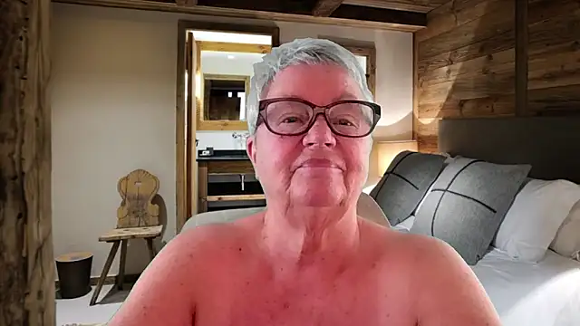 Snapshot of GrannyChrissy68 chatting on 04/20/26, 09:16 GrannyChrissy68 online show from 04/20/26, 09:16