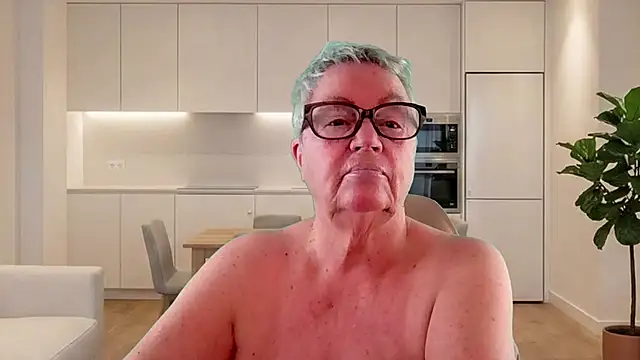Snapshot of GrannyChrissy68 chatting on 06/20/26, 12:21 GrannyChrissy68 online show from 06/20/26, 12:21