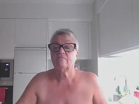 GrannyChrissy68 online show from 10/12/25, 09:49