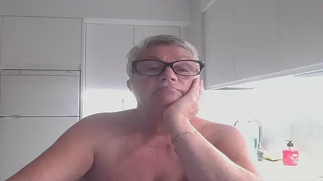 GrannyChrissy68 online show from 10/14/25, 09:36