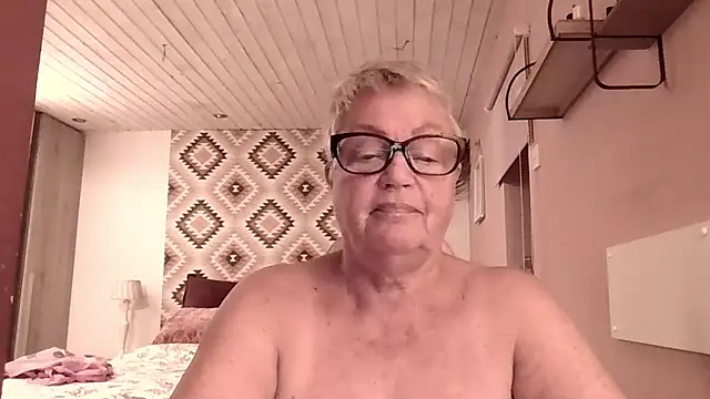 Snapshot of GrannyChrissy68 chatting on 03/01/26, 05:46 GrannyChrissy68 online show from 03/01/26, 05:46