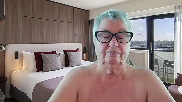 Snapshot of GrannyChrissy68 chatting on 06/04/26, 12:32 GrannyChrissy68 online show from 06/04/26, 12:32