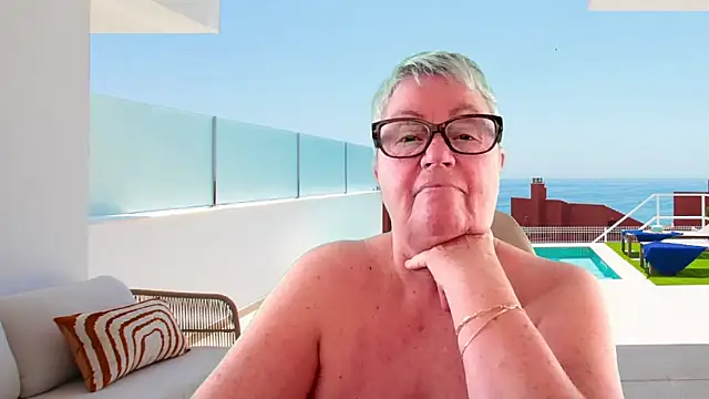 Snapshot of GrannyChrissy68 chatting on 06/15/26, 01:44 GrannyChrissy68 online show from 06/15/26, 01:44