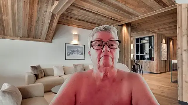 Snapshot of GrannyChrissy68 chatting on 02/17/26, 01:52 GrannyChrissy68 online show from 02/17/26, 01:52