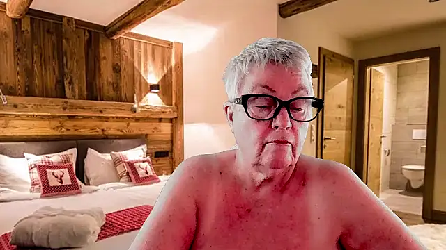 Snapshot of GrannyChrissy68 chatting on 02/22/26, 02:41 GrannyChrissy68 online show from 02/22/26, 02:41