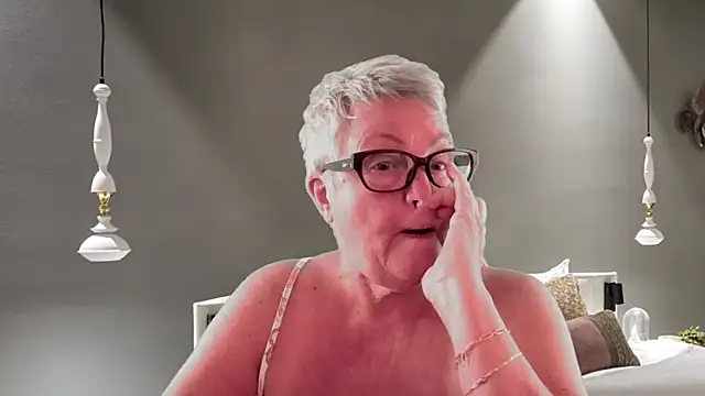 Snapshot of GrannyChrissy68 chatting on 02/08/26, 10:51 GrannyChrissy68 online show from 02/08/26, 10:51